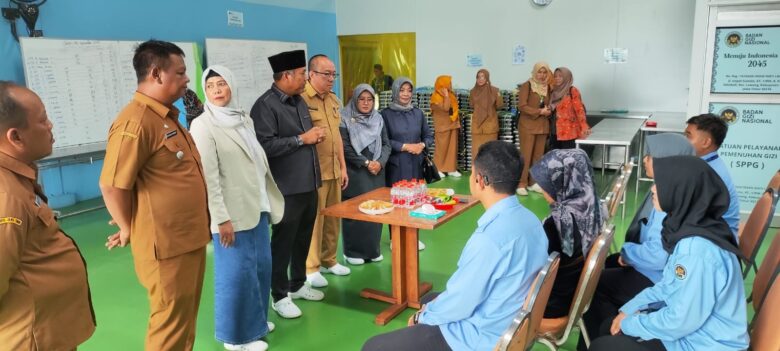 Tinjauan DPRD Kabupaten Malang bersama Dinkes di SPPG Lawang (ist)