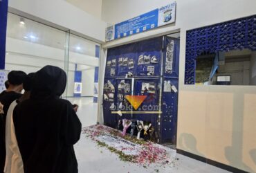 Suasana di Gate 13 saat dia bersama peringatan 3 tahun Tragedi Kanjuruhan (blok-a.com / Yogga Ardiawan)