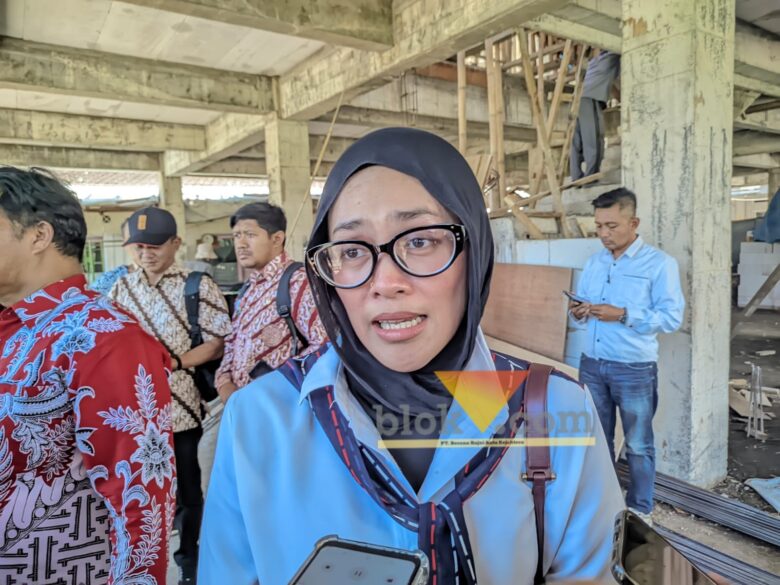 Herdiyana Pascarita berharap persoalan tembok ditutup di perumahan BCT segera menemui solusi (blok-a.com / Yogga Ardiawan)