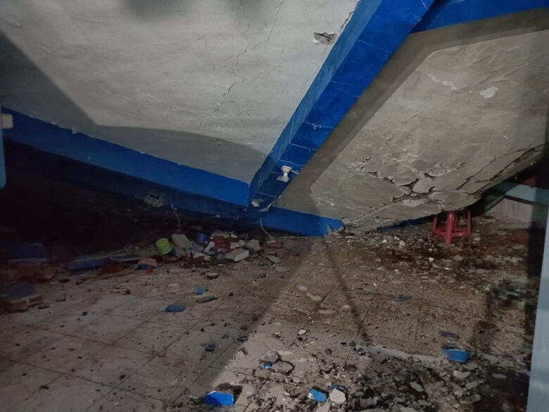 Bangunan rumah kos milik warga di Desa Landungsari ambrol usai diguyur hujan deras.(dok. BPBD Kabupaten Malang)