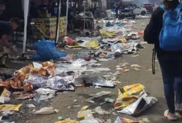 Sampah yang berserakan seusai karnaval Gampingan (istimewa)