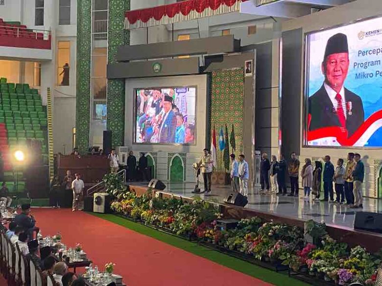 Menteri PKP, Maruarar Sirait memperkanalkan Angga dan Wawan di Kota Malang, Jumat (17/10/2025) (istimewa)