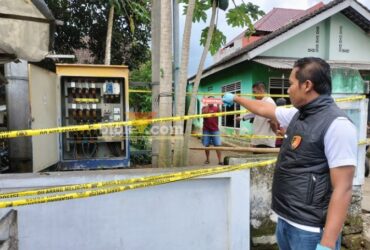 Box gardu PLN yang tidak terkunci, penyebab balita 3 tahun tewas tersengat listrik. (blok-a.com/Fajar)