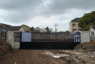 Dinding yang akan dibongkar untuk jalan tembus di Perumahan Griya Shanta (ist)