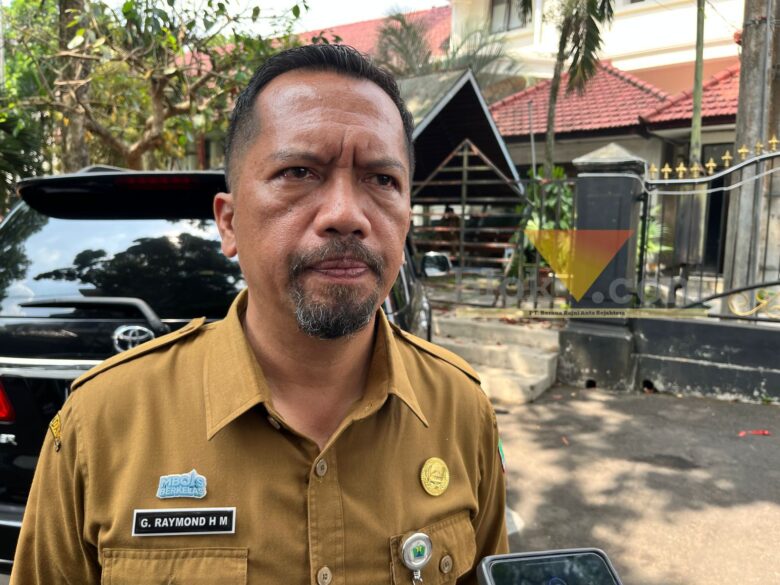 Plh Kepala DLH Kota Malang, Gamaliel Raymond Matondang (Blok-a/Bob Bimantara Leander)