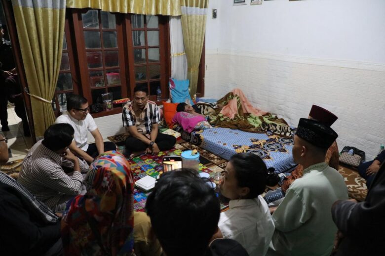 Wali Kota Malang Jenguk Santri Korban Peristiwa Ponpes Al Khoziny, Dampingi Hingga Pulih (pro)