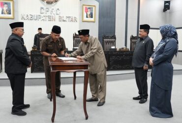 Penandatanganan Nota Kesepakatan Bersama tentang Kebijakan Umum Anggaran dan Prioritas Plafon Anggaran Sementara (KUA-PPAS) Tahun 2026. (blok-a.com/Fajar)