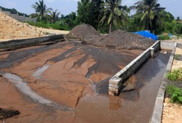 Pengelolaan limbah peternakan sapi PT KSPP di Desa Gununggede, Kecamatan Wonotirtp, Kabupaten Blitar. (blok-a.com/Fajar)