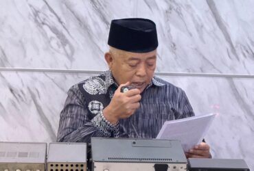 Bupati Malang mengisi Net Spesial Radio Antar Penduduk Indonesia (RAPI) di Ruang Call Center 112 Diskominfo, Jalan Merdeka Timur, Sabtu (29/11/2025) malam.(dok. Prokopim)