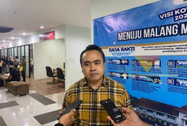 Kepala Dinas Tenaga Kerja, Penanaman Modal, dan Pelayanan Terpadu Satu Pintu (Disnaker-PMPTSP) Kota Malang, Arif Tri Sastyawan (blok-a/Bob Bimantara Leander)