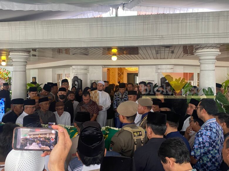 Suasana duka di Rumah dinas Wali Kota Malang di Jalan Ijen nomor 2, Kota Malang.(blok-a.com/Bob Bimantara)