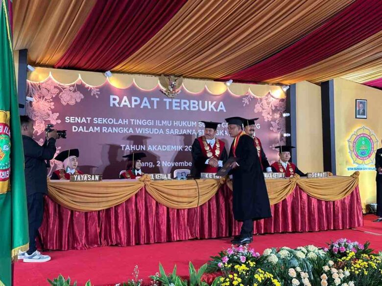 Suasana Prosesi Wisudah STIH Sunan Giri Malang (Fto: Zul/Blok-a.com)