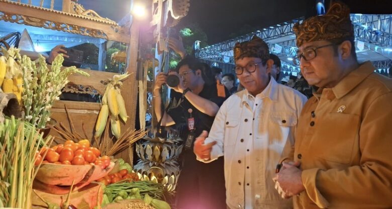 Kunjungi Produk Local Fest #7, Menteri Ekraf Yakin Kota Batu Bisa Mendunia