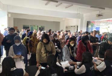 Menjelang pelaksanaan Aspirasi Run 2025 pada Jumat (28/11/2025), panitia mulai membagikan starter pack kepada peserta. Ketua Panpel Aspirasi Run 2025