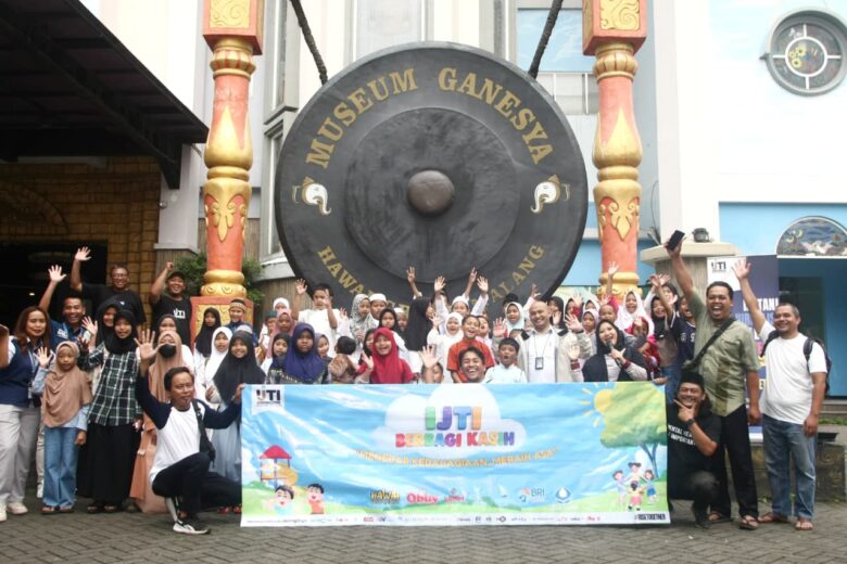 Mewarnai Kegembiraan, IJTI Korda Malang Raya Ajak Anak Panti Liburan di Hawai Waterpark