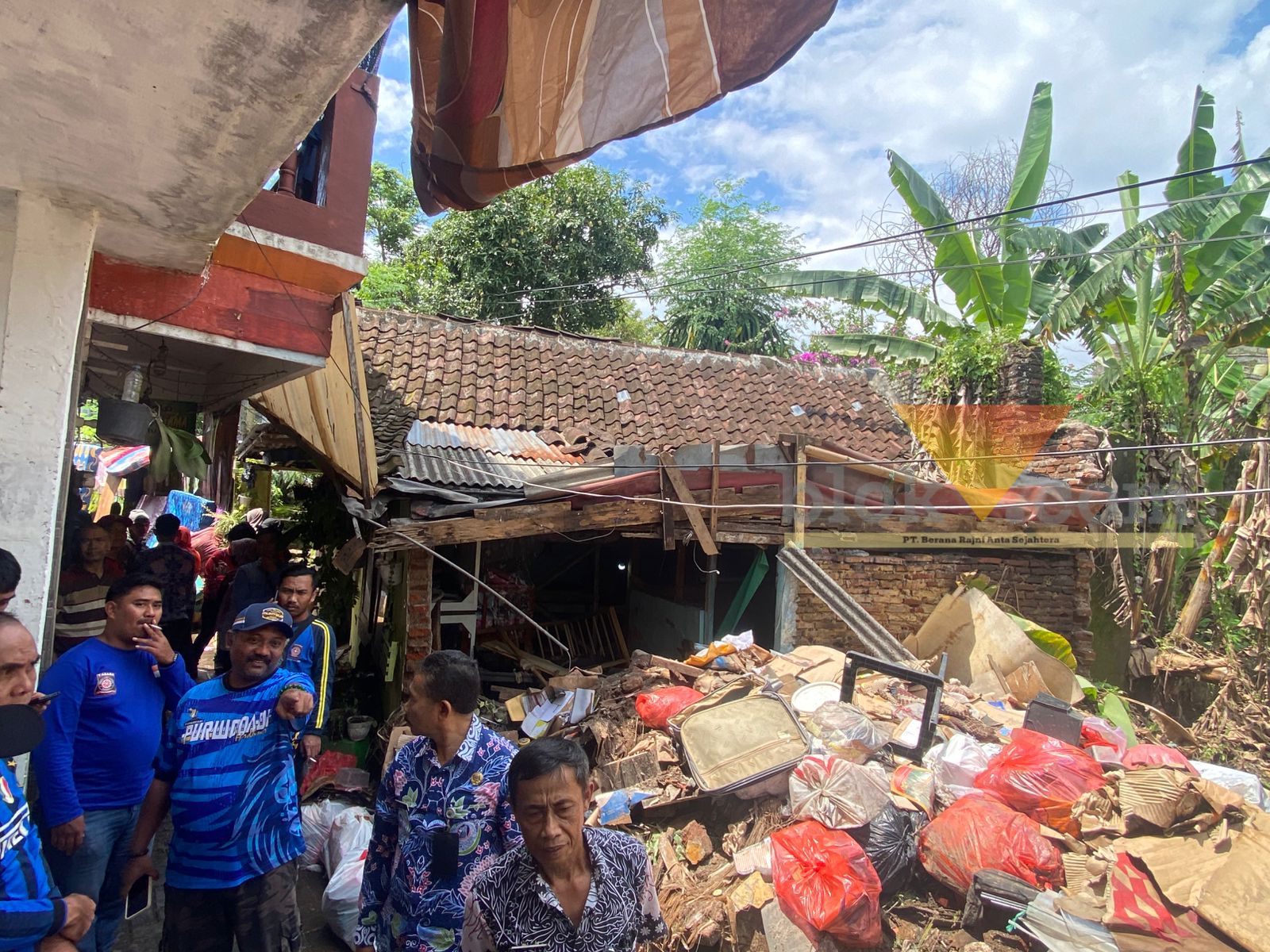 Wali Kota Malang Tinjau Saluran Air dan Rumah Jebol di Gang Sidomulyo Akibat Banjir