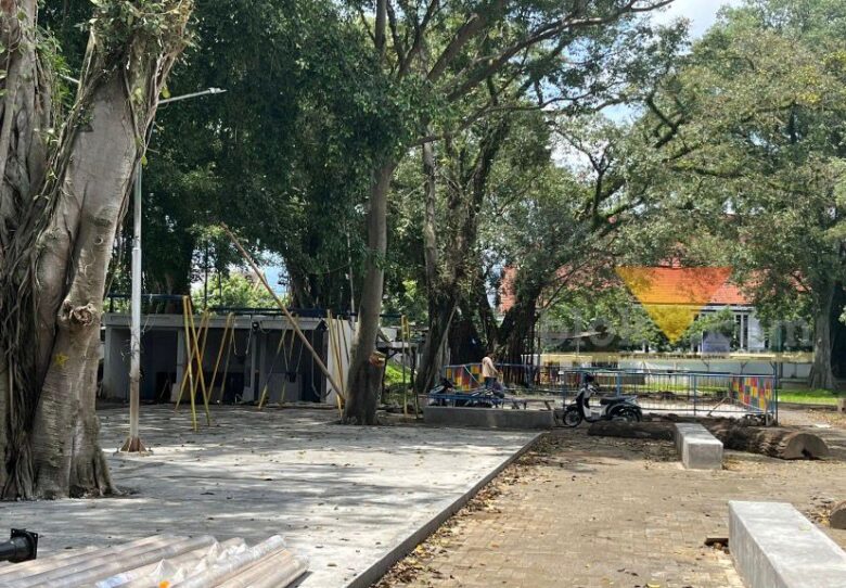 Revitalisasi Alun-Alun Kota Malang Tembus 38 Persen, Playground Impor Siap Dipasang