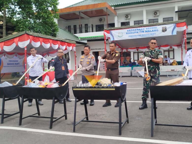 Kejari Kabupaten Malang Musnahkan Sabu 667 Gram dan 24 Ribu Pil LL Dari 64 Perkara