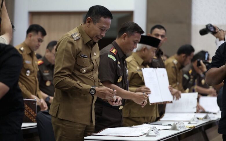 Kejari–Pemkot Malang Teken PKS Pidana Kerja Sosial