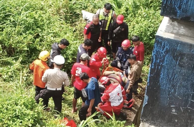 Diduga Mengantuk, Mahasiswa UMM Terjun ke Bawah Jembatan Tunggulmas