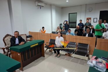 Terdakwa, Vania terhadap kasus penganiayaan terhadap Otje Suwandito (76), pemilik Bengkel HOK Malang (blok-a.com / Yogga Ardiawan)