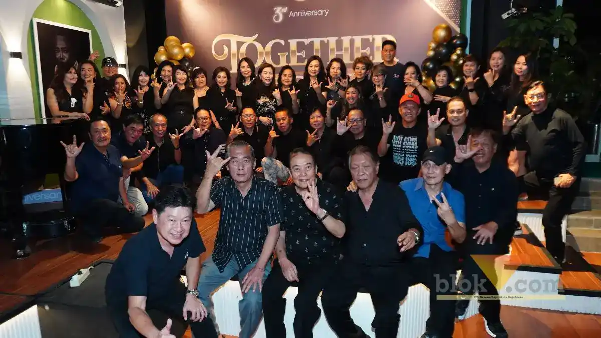 Para anggota Komunitas ODB saat menggelar perayaan ulang tahun ke-3 di Friendly One Senyum Lounge & Cafe, Senyum World Hotel, Sabtu (29/11/2025)