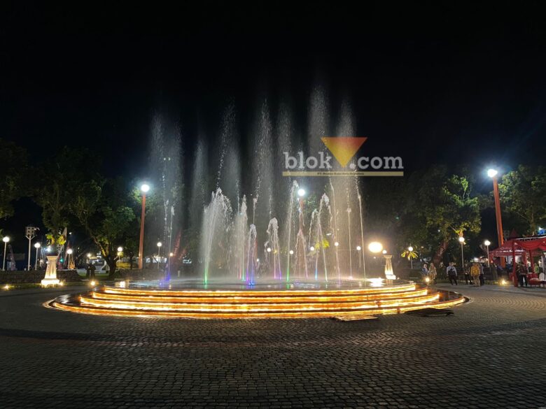Wahana Air Mancur Baru di Alun-alun Merdeka Kota Malang. (blok-a.com / M Berril Labiq)