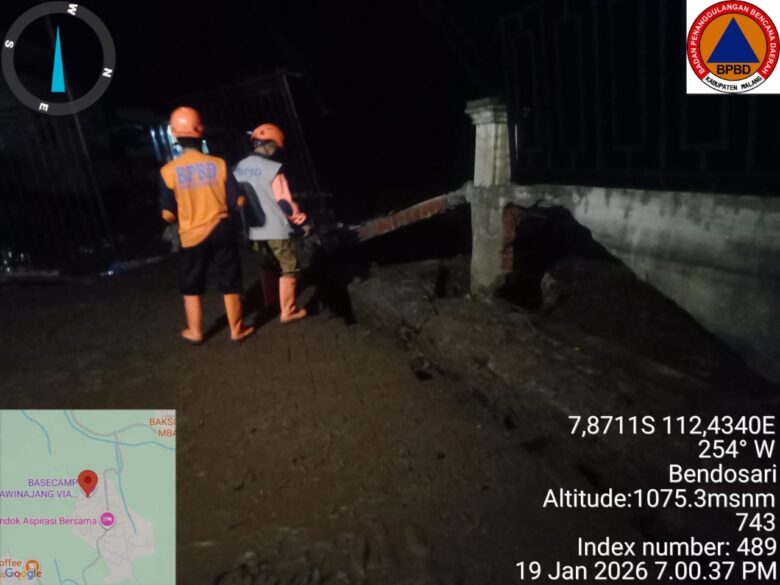 Banjir yang terjadi di Pujon Kabupaten Malang Robohkan Pagar Sekolah (BPBD)
