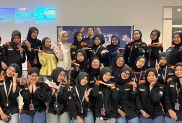 Foto bersama seluruh pengurus dan anggota UKM Seni Tari Melati Sekar Langit UNISMA. (dok : istimewa)