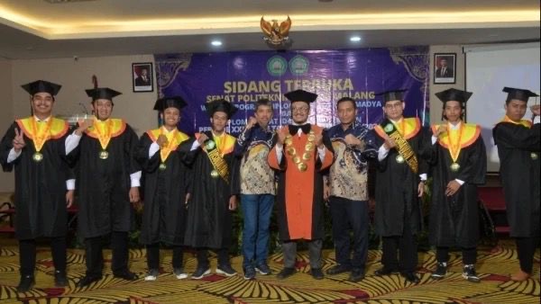Wisuda ke-23 Politeknik Unisma. (dok: istimewa)
