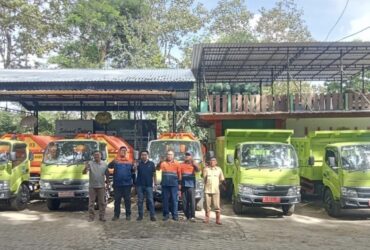 Armada truk pengangkut sampah yang dimiliki oleh DLH Kabupaten Malang (DLH for blok-a)