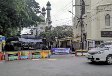 Penutupan Jalan Merdeka Timur menjelang pengajian akbar yang digelar Minggu (4/1/2025) besok (blok-a.com / Yogga Ardiawan)