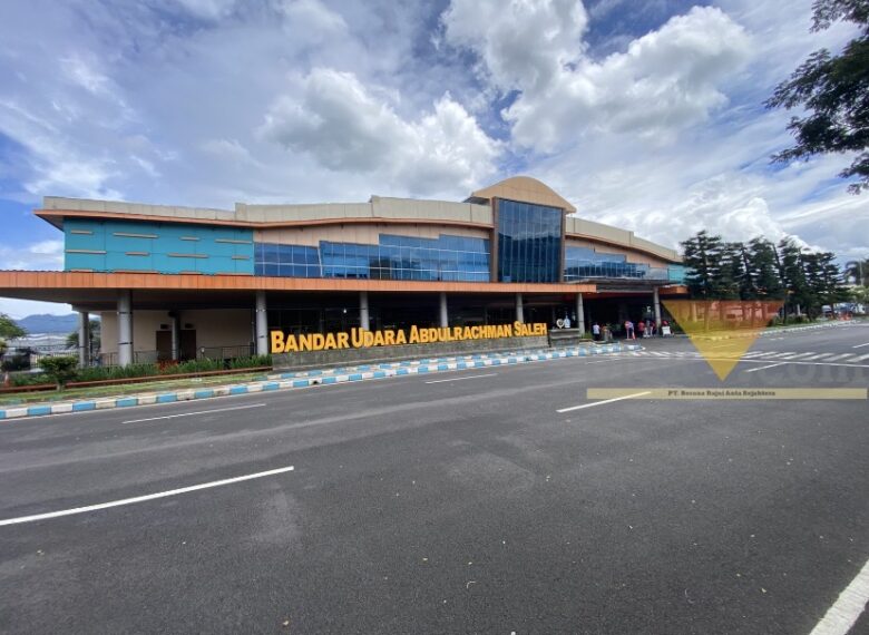 Sopir Travel Dihadang di Bandara Abdulrachman Saleh, Ini Penjelasan Kepala UPT
