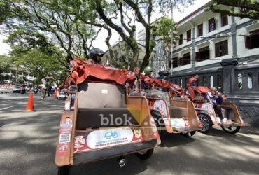 Becak listrik bantuan Presiden Prabowo telah disalurkan ke pengemudi becak di Kota Malang. (blok-a.com / M Berril Labiq)