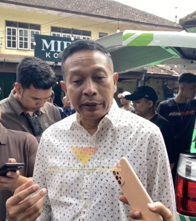 Wali Kota Malang, Wahyu Hidayat, saat diwawancari blok-a.com, Minggu (25/1/2026). (blok-a.com / M Berril Labiq)