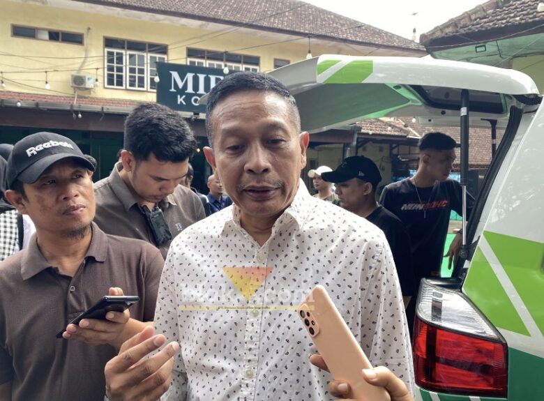 Wali Kota Malang, Wahyu Hidayat, saat diwawancari blok-a.com, Minggu (25/1/2026). (blok-a.com / M Berril Labiq)