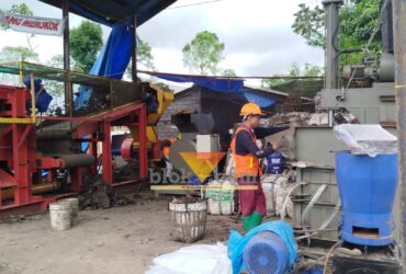Pengelolaan sampah di TPA Paras, Poncokusumo (blok-a.com / Yogga Ardiawan)