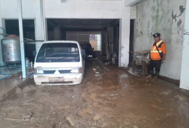 Banjir yang merendam MI Mabruq Quran Pujon (BPBD)
