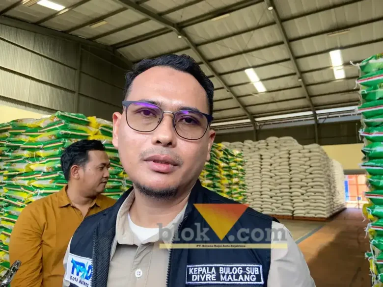 Kepala Perum Bulog Cabang Malang, M Nurjuliansyah, pastikan harga beras aman jelang Ramadan (blok-a.com / Yogga Ardiawan)