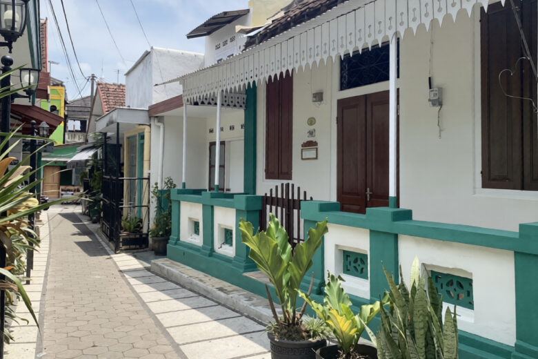 Salah satu kedai kopi yang berlokasi di dalam area kampung di Kota Malang (foto: Antaranews)