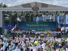 Presiden Prabowo saat memberi sambutan di hadapan ratusan ribu jamaah Mujahadah Kubro Harlah Satu Abad NU. (blok-a.com / M Berril Labiq)