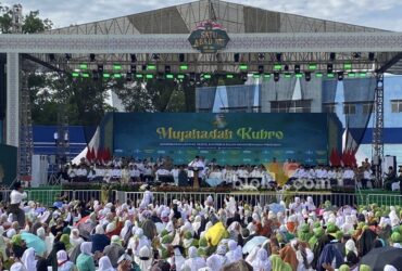 Presiden Prabowo saat memberi sambutan di hadapan ratusan ribu jamaah Mujahadah Kubro Harlah Satu Abad NU. (blok-a.com / M Berril Labiq)