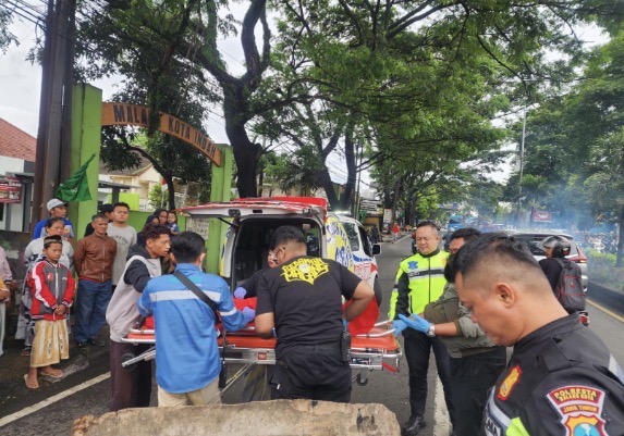 Pengendara Honda Vario Tewas Usai Tabrak Median di Balearjosari Kota Malang