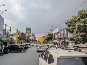 Papan reklame yang berada di kawasan Kayutangan (blok-a.com / Yogga Ardiawan)