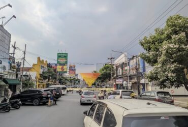 Papan reklame yang berada di kawasan Kayutangan (blok-a.com / Yogga Ardiawan)