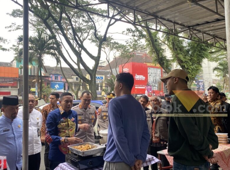 Trotoar di Suhat Dipakai Jualan Takjil, Pemkot Siapkan Teguran hingga Pembongkaran