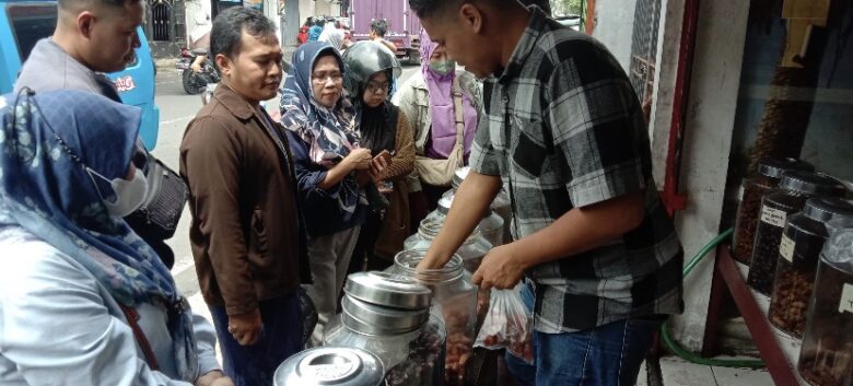 Ramadan Jadi Momentum Pedagang Kurma di Kota Malang Raup Berkah