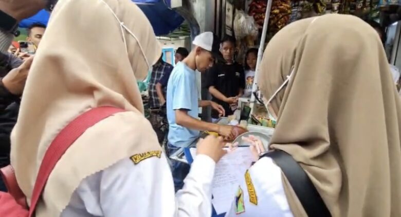Antisipasi Zat Berbahaya, Dinkes Kota Malang Lakukan Tes Laboratorium Jajanan Takjil