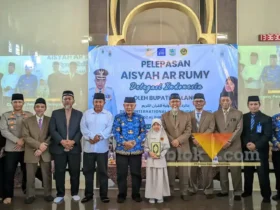 Pelepasan Aisyah Ar-Rumy, santri yang mewakili Indonesia festival di Dubai, Qatar (blok-a.com / Yogga Ardiawan)