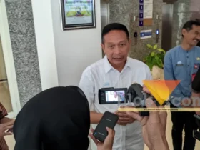 Wali Kota Malang, Wahyu Hidayat saat diwawancarai awak media (blok-a.com / Yogga Ardiawan)